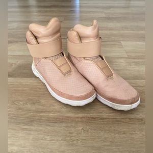 Nike Swoosh Hunter Vachatta Sz 10.5